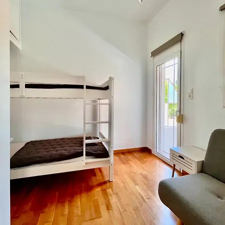 アパート Spacious House With Large Backyard *