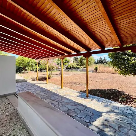 Spacious House With Large Backyard アパート
