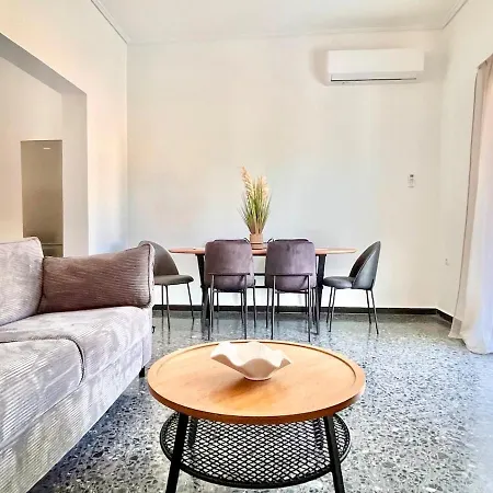 アパート Spacious House With Large Backyard *